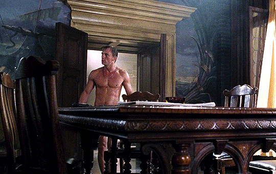daniel craig musclé gif