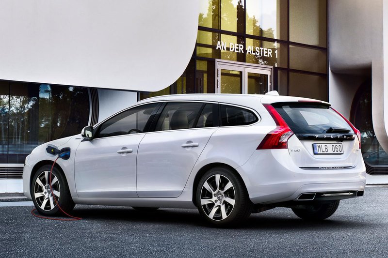 Volvo V60 hybrid diesel