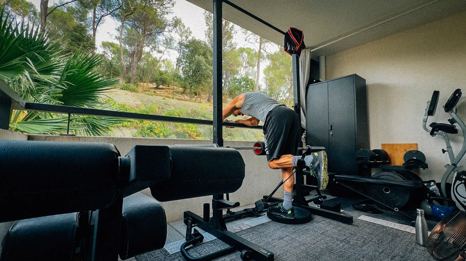 Leg curl pour les ischio-jambiers avec le Rayofi Go-Tone Pro