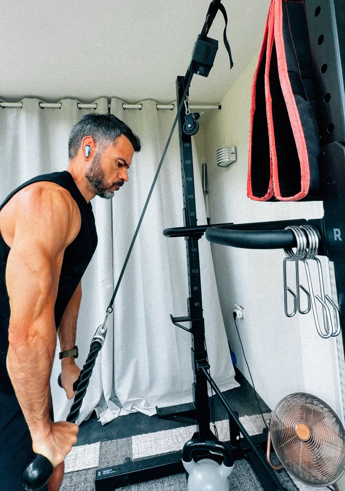 Pull-over à la poulie haute avec le Rayofi Go-Tone Pro